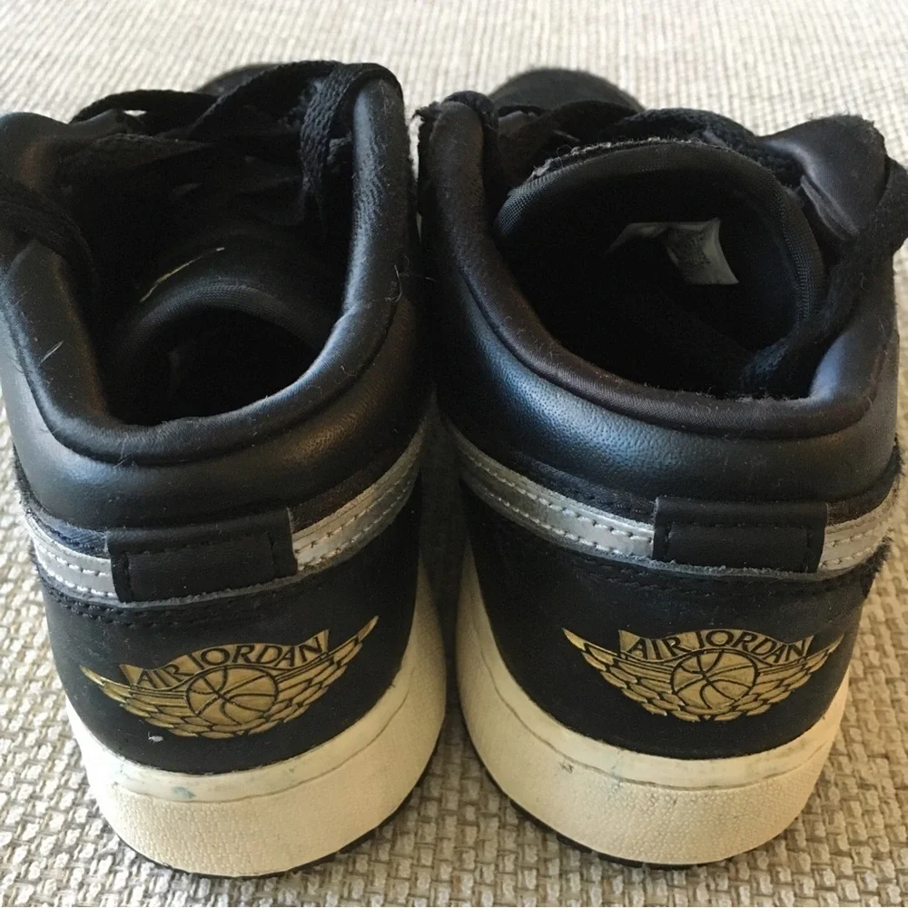 Nike Jordan Air 1 Size 5.5Y Sneakers